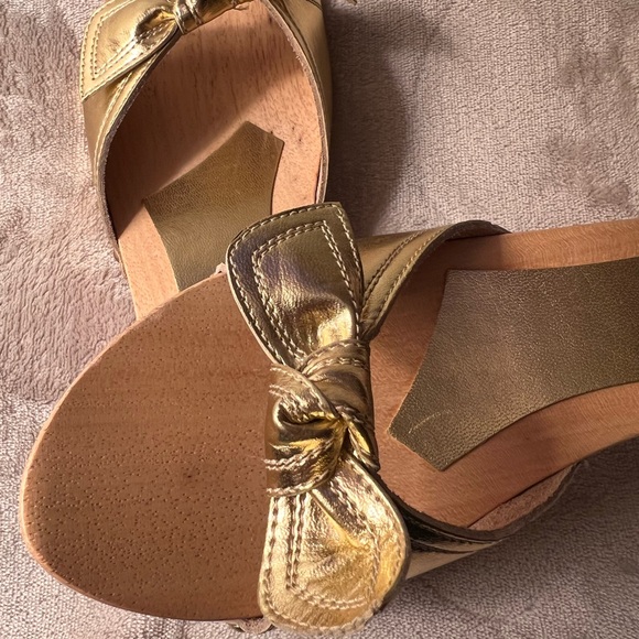 Charles David clogs/sandals gold color - Picture 8 of 8